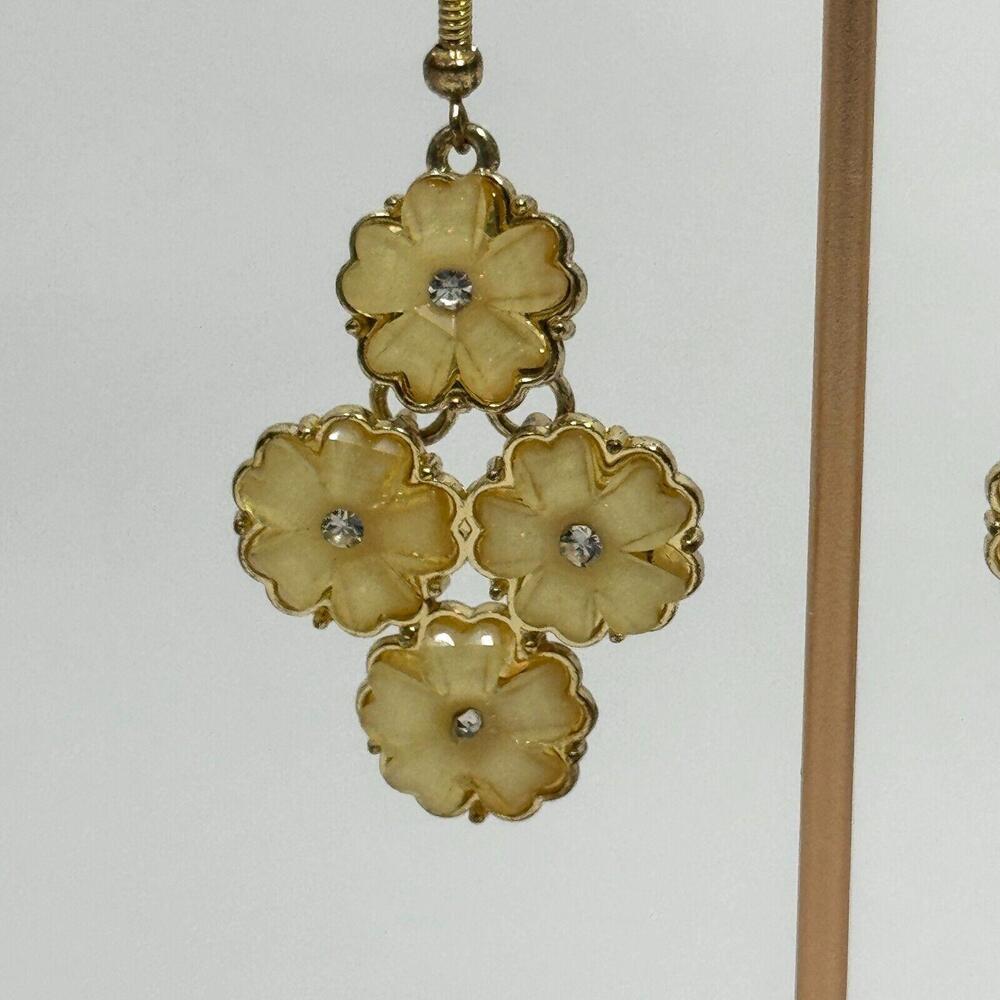Minicci Cream Gold Tone Flower Crystal Chandelier Drop Earrings Fashion Jewelry - Picture 3 of 7
